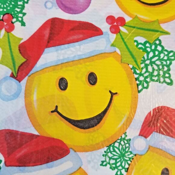 Table Cover Vintage Sealed Christmas Smile Faces with Santa Hats Tablecloth - Picture 9 of 12